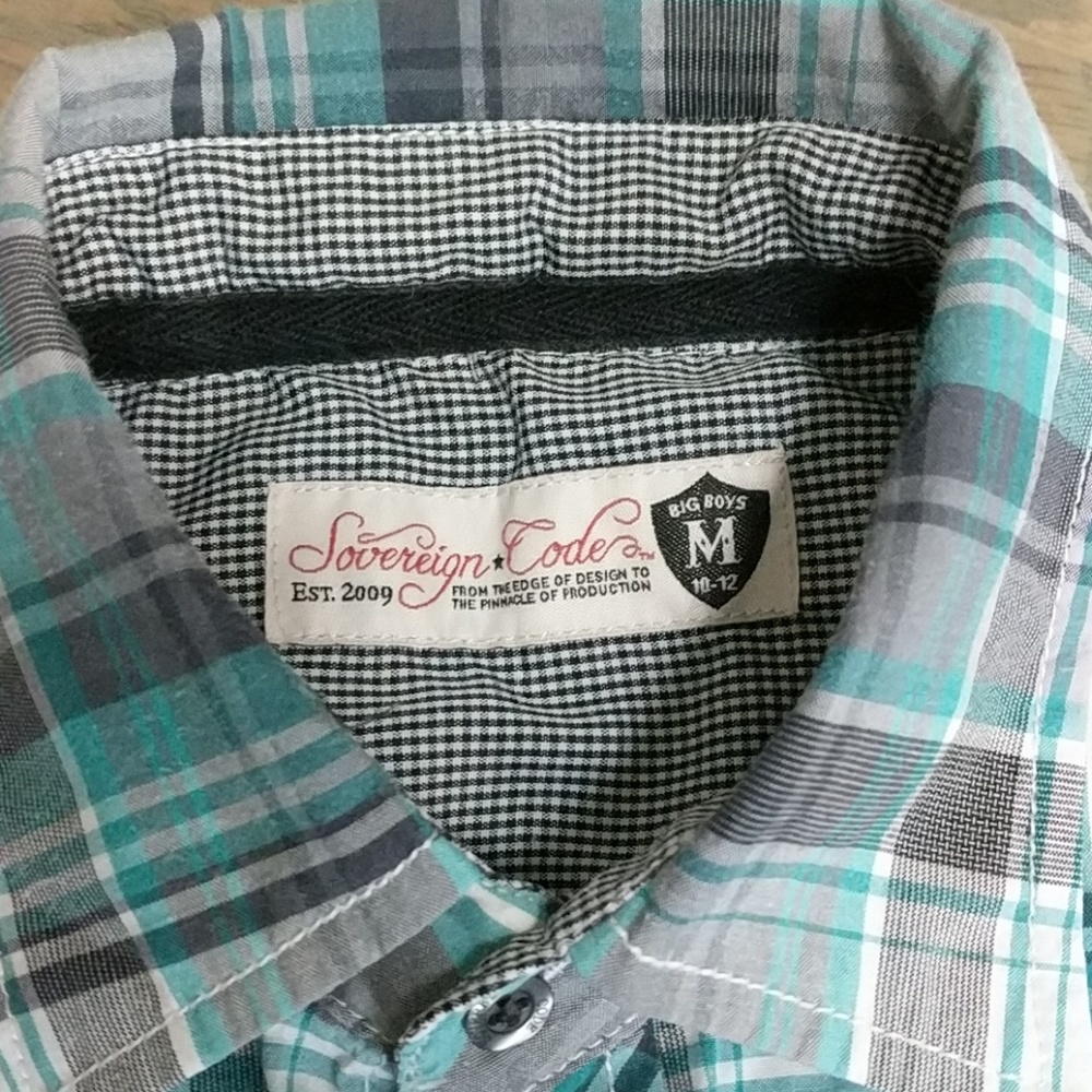 Sovereign Code button down shirt - Picture 2 of 3
